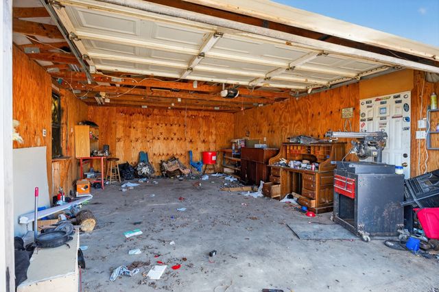 801 N Main Street, Dodd City, TX 75438