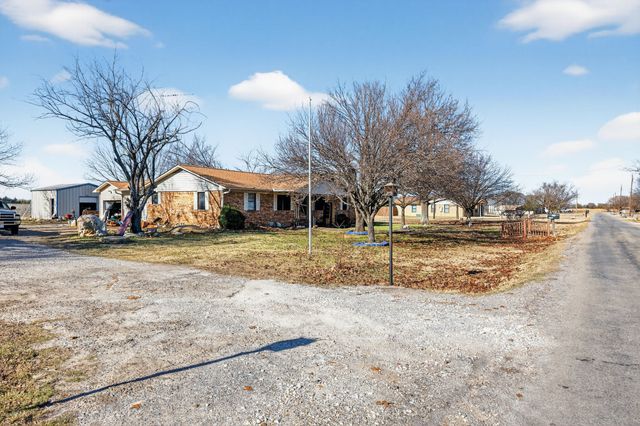 801 N Main Street, Dodd City, TX 75438