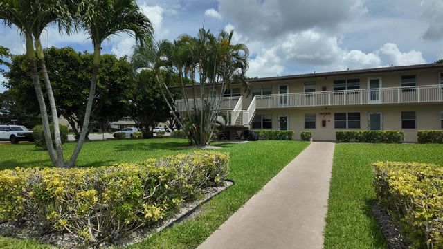326 Chatham P 326, West Palm Beach, FL 33417