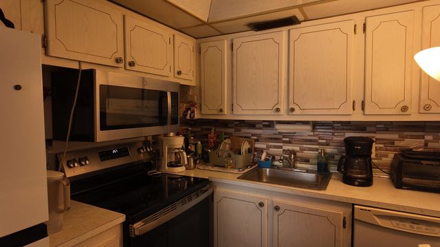 326 Chatham P 326, West Palm Beach, FL 33417