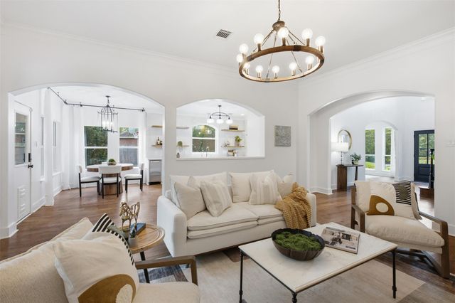 14 Snowbell Place, The Woodlands, TX 77381