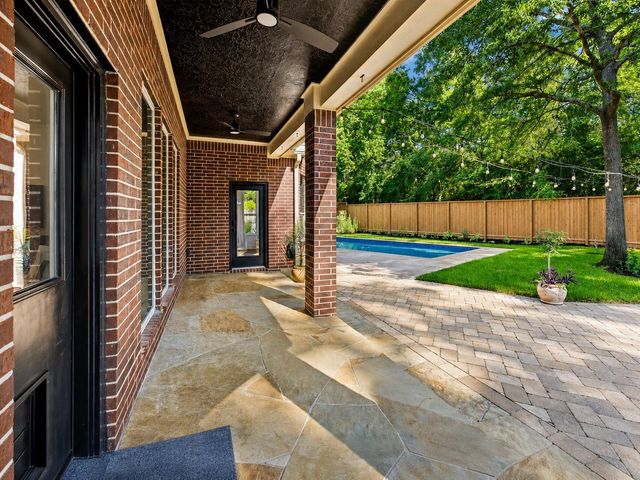 14 Snowbell Place, The Woodlands, TX 77381
