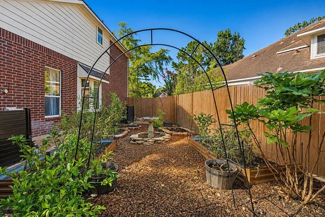 14 Snowbell Place, The Woodlands, TX 77381