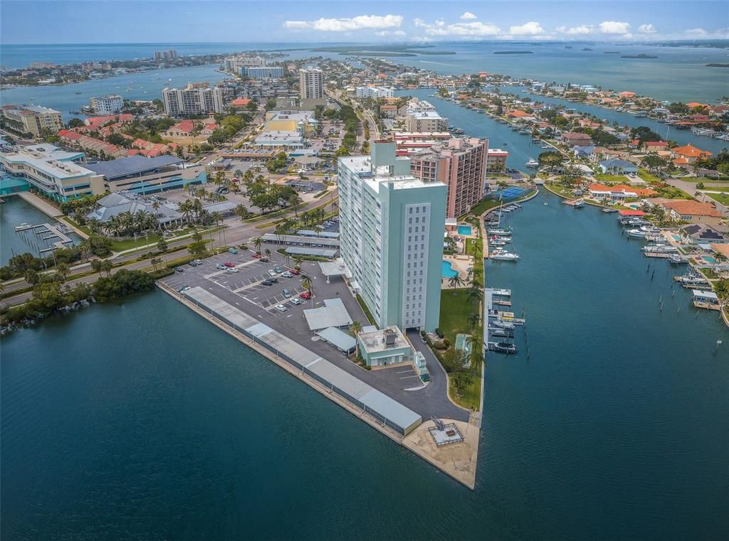 31 ISLAND WAY 605, Clearwater Beach, FL 33767