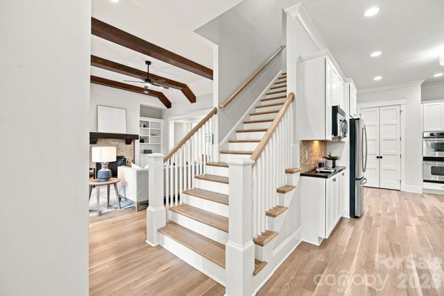 121 Brawley Harbor Place, Mooresville, NC 28117