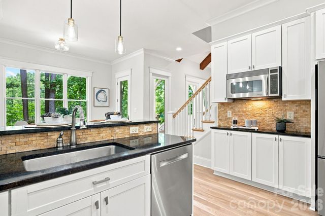 121 Brawley Harbor Place, Mooresville, NC 28117