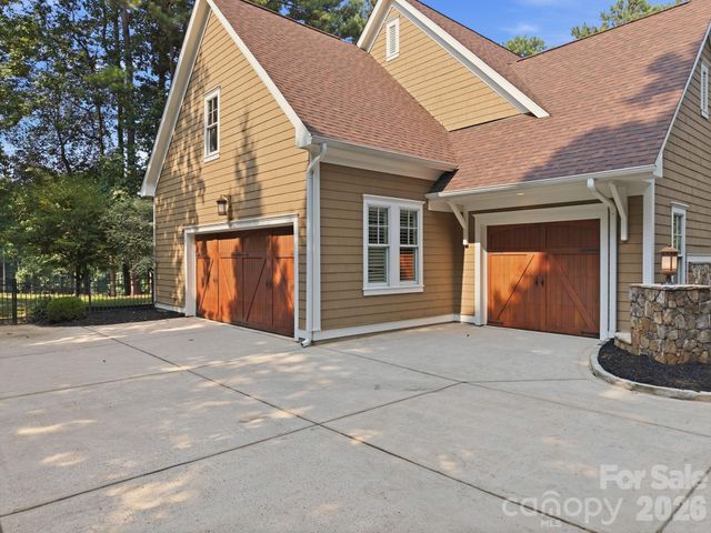 121 Brawley Harbor Place, Mooresville, NC 28117