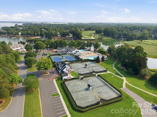 121 Brawley Harbor Place, Mooresville, NC 28117