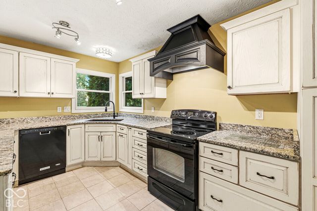8340 Harrison Parkway, Fishers, IN 46038