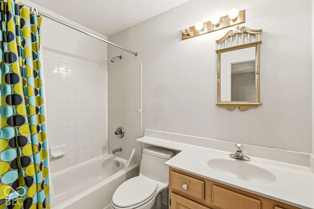 8340 Harrison Parkway, Fishers, IN 46038