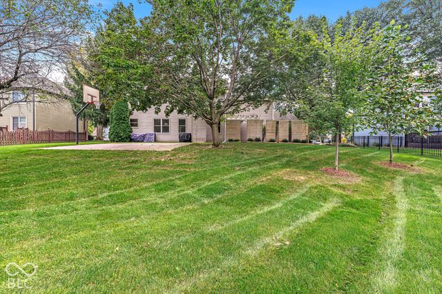 8340 Harrison Parkway, Fishers, IN 46038