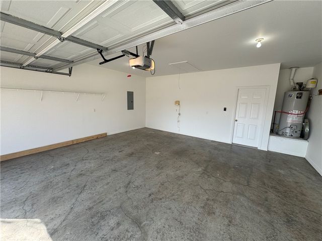 314 Center Drive, Lowell, AR 72745