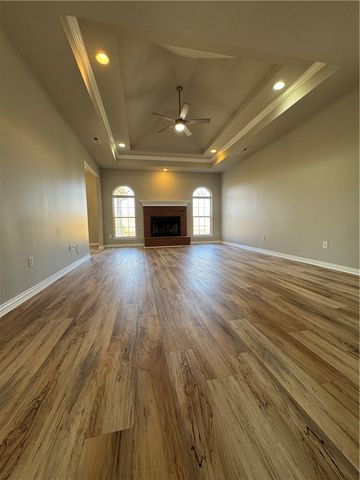 314 Center Drive, Lowell, AR 72745