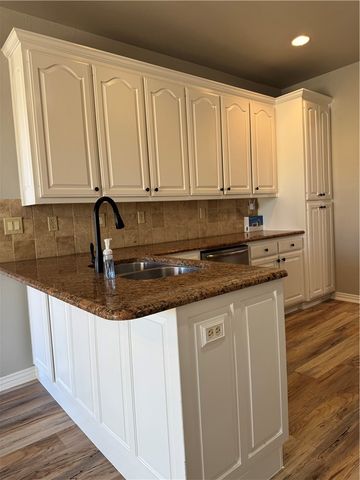 314 Center Drive, Lowell, AR 72745