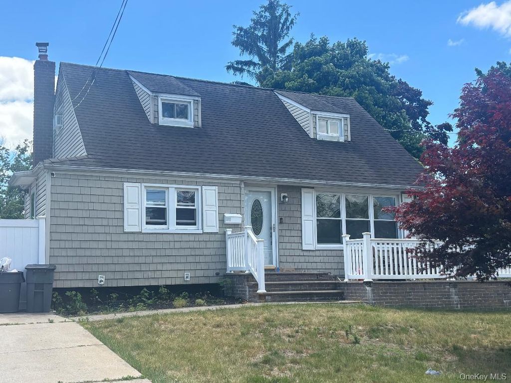 36 Hickory Street, Central Islip, NY 11722