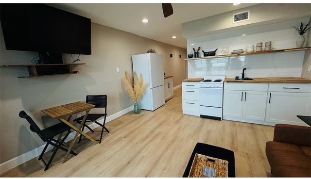 3938 Surfside Blvd 2304, Corpus Christi, TX 78402