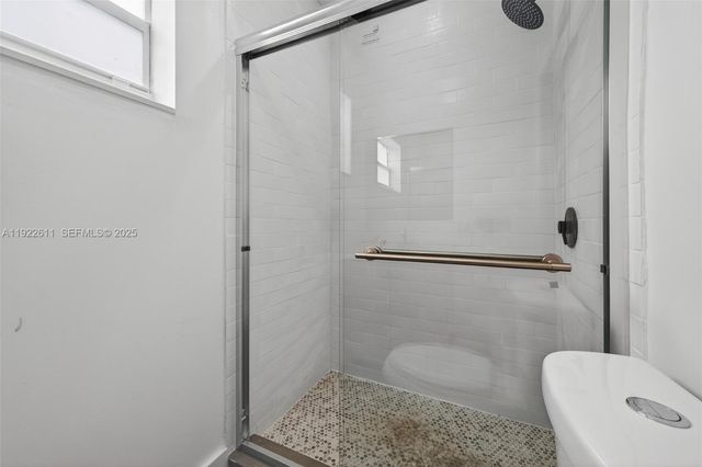 1979 NE 176th St, North Miami Beach, FL 33162