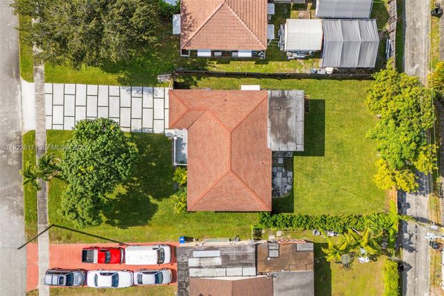 1979 NE 176th St, North Miami Beach, FL 33162