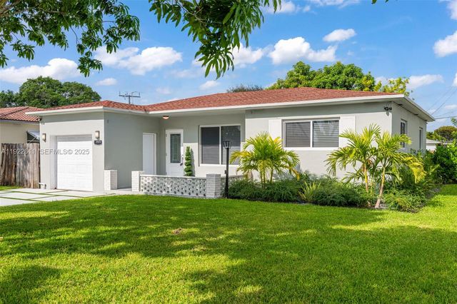 1979 NE 176th St, North Miami Beach, FL 33162