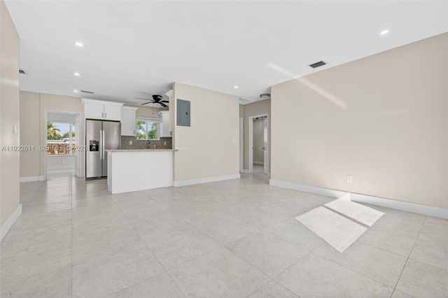 1979 NE 176th St, North Miami Beach, FL 33162