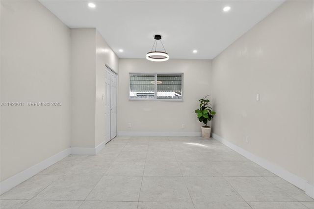 1979 NE 176th St, North Miami Beach, FL 33162