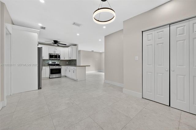 1979 NE 176th St, North Miami Beach, FL 33162