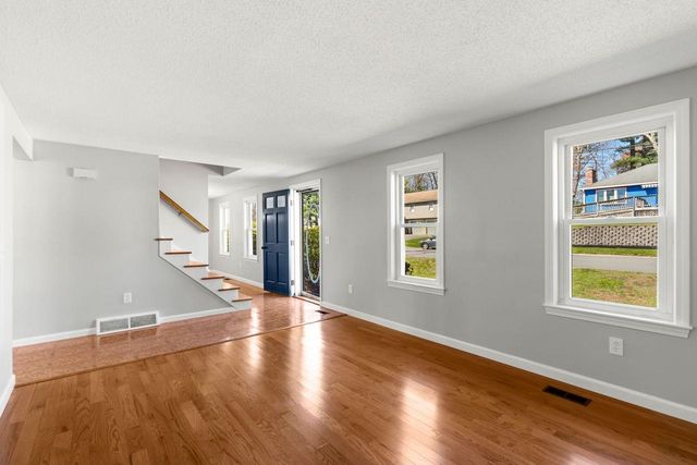 51 Macdonald Drive, Nashua, NH 03062