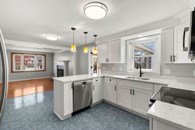 51 Macdonald Drive, Nashua, NH 03062