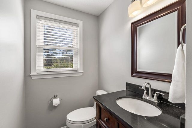 51 Macdonald Drive, Nashua, NH 03062