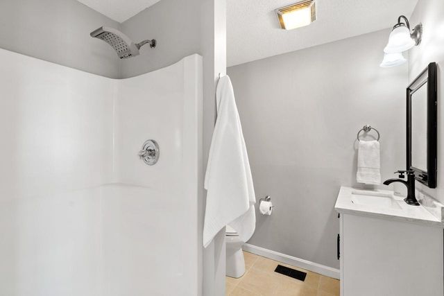 51 Macdonald Drive, Nashua, NH 03062