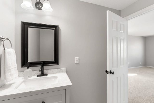 51 Macdonald Drive, Nashua, NH 03062