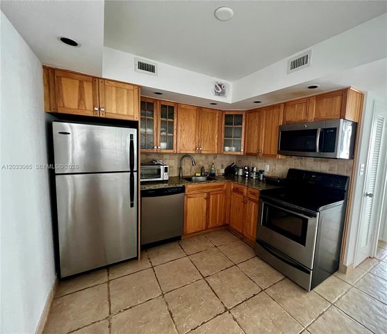 5600 Collins Ave 7W, Miami Beach, FL 33140