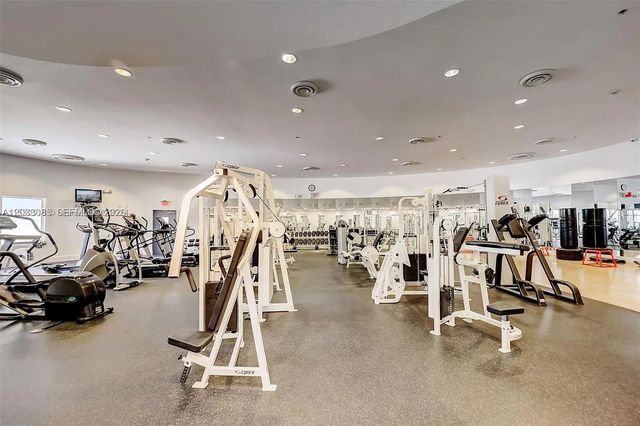 5600 Collins Ave 7W, Miami Beach, FL 33140