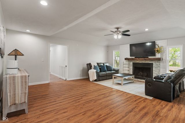 1285 S 1100 E, Zionsville, IN 46077