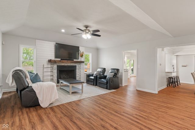 1285 S 1100 E, Zionsville, IN 46077