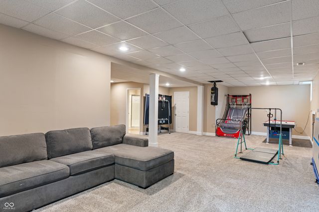 1285 S 1100 E, Zionsville, IN 46077