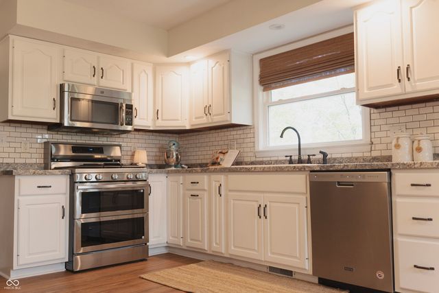 1285 S 1100 E, Zionsville, IN 46077