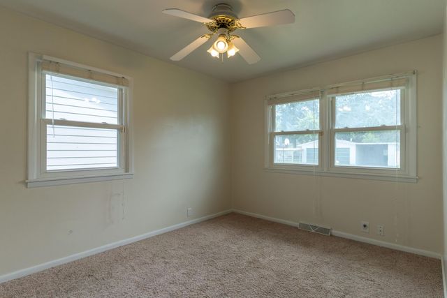 411 SHUMATE AVE, Moberly, MO 65270