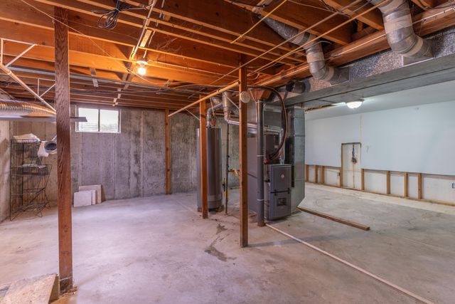 411 SHUMATE AVE, Moberly, MO 65270