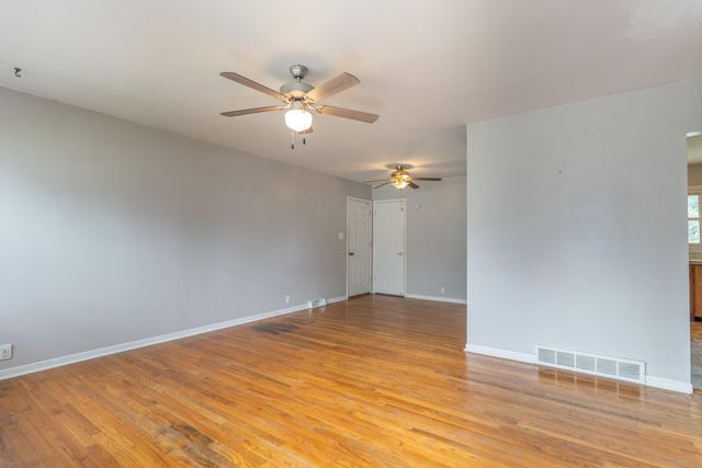 411 SHUMATE AVE, Moberly, MO 65270