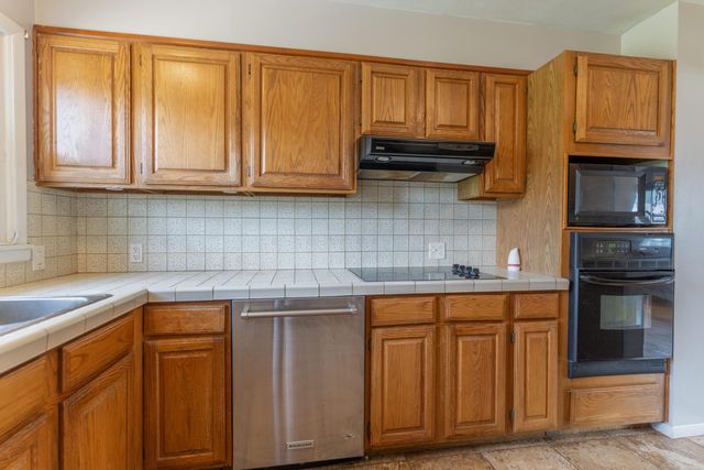 411 SHUMATE AVE, Moberly, MO 65270