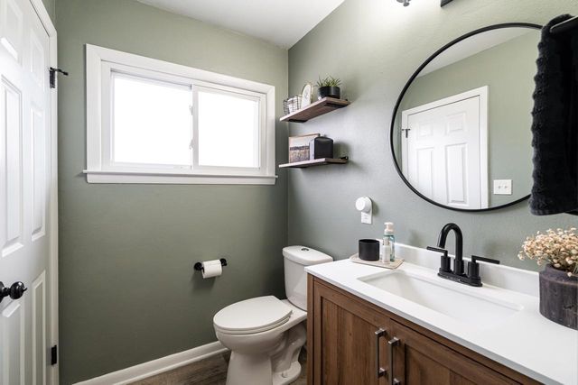 332 Greenmeadow DRIVE, Waukesha, WI 53188