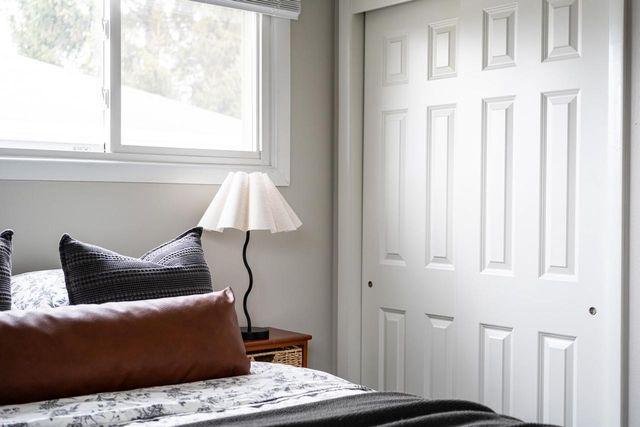 332 Greenmeadow DRIVE, Waukesha, WI 53188