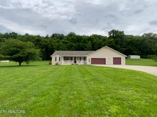 1761 River Rd, Kingston, TN 37763