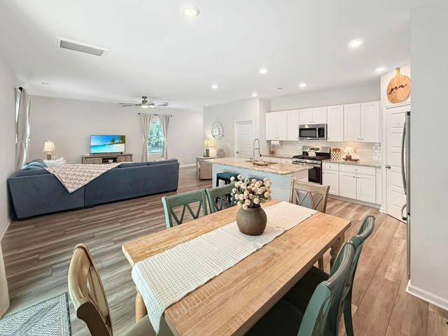 275 Leaflet Loop, Pawleys Island, SC 29585