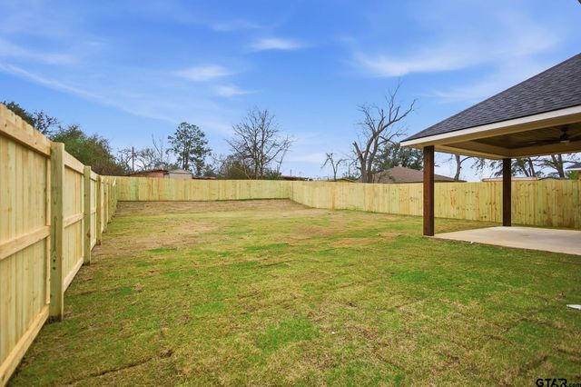 536 W 32nd St, Tyler, TX 75702