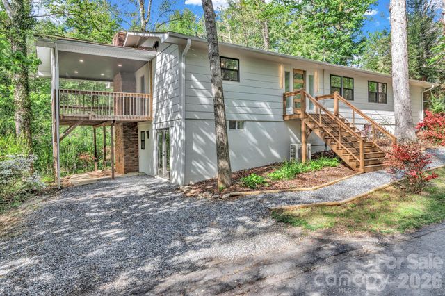 7 Angus Lane, Asheville, NC 28805