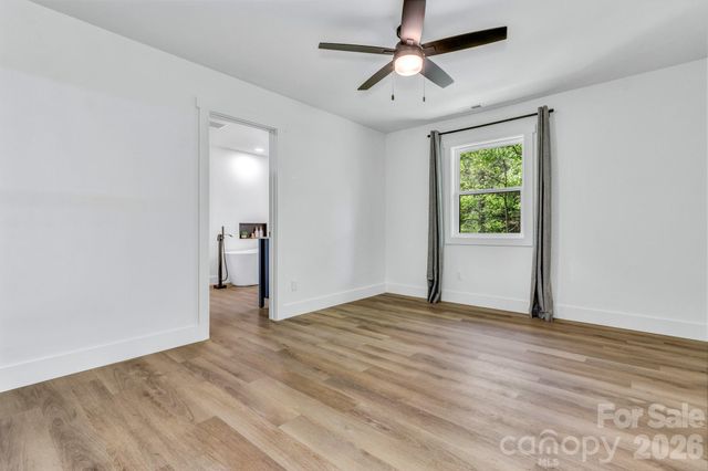 7 Angus Lane, Asheville, NC 28805