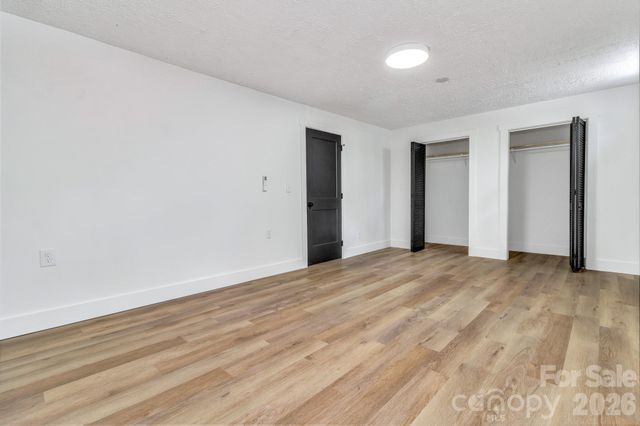 7 Angus Lane, Asheville, NC 28805