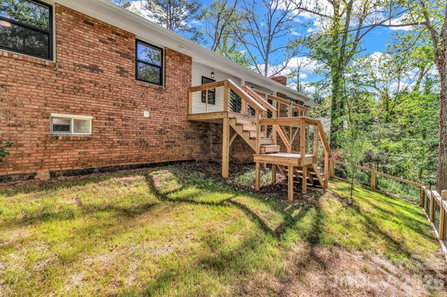 7 Angus Lane, Asheville, NC 28805